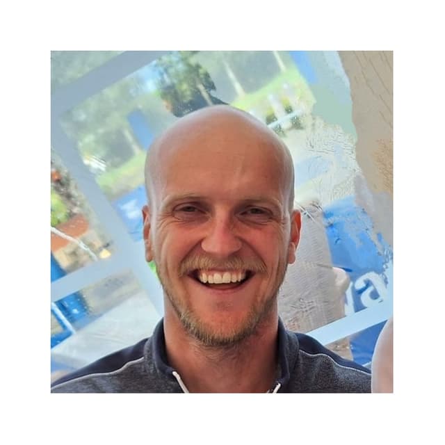 Thijs van Holthuijsen, Co-founder